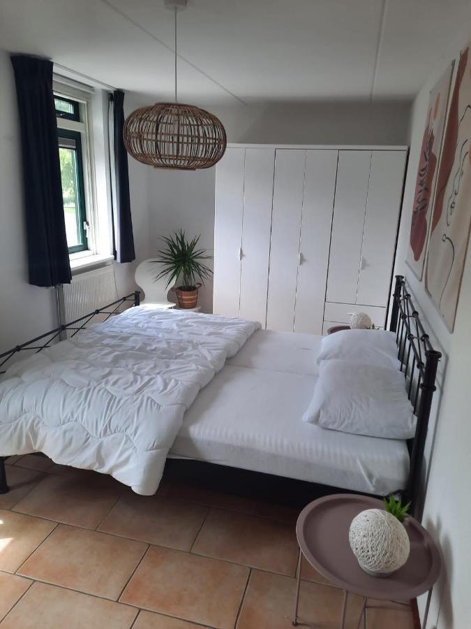 Waterhuis Friesland Oudwoude Екстериор снимка