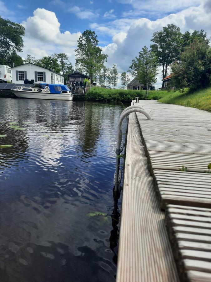 Waterhuis Friesland Oudwoude Екстериор снимка