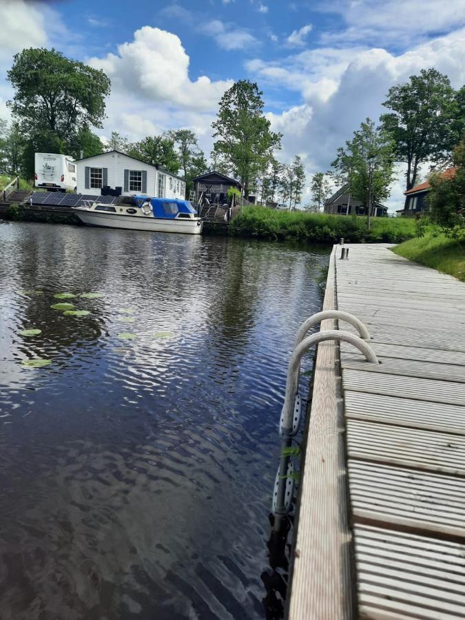 Waterhuis Friesland Oudwoude Екстериор снимка